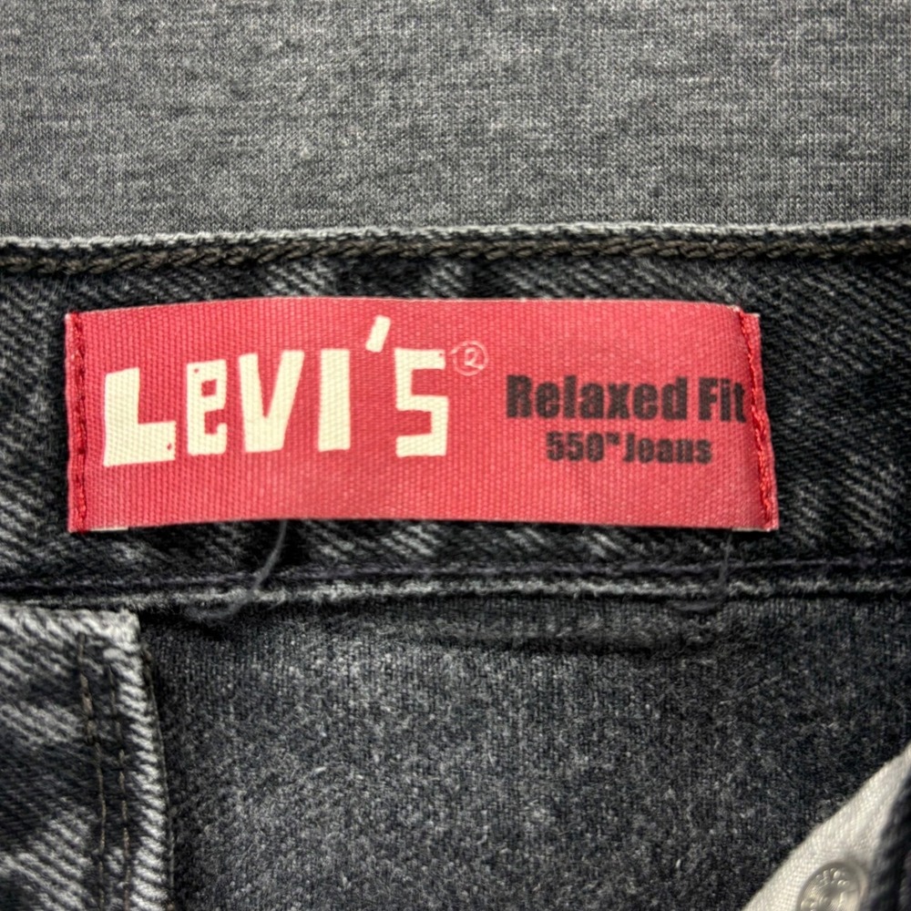Levis Denim Shorts Womens 26 Cutoff Frayed Hem Distressed Black 550 Relaxed Fit - Picture 9 of 10